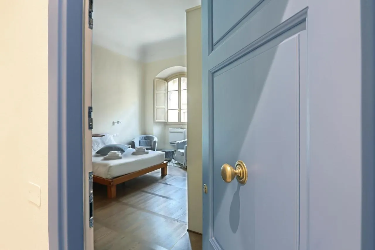 Apt. Fiordaliso - Pauline Suites, Palazzo Borghese Florence Apartment